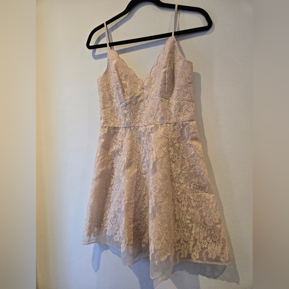 Keepsake Sundream Blush Lace Dress Size Medium - Picture 7 of 14